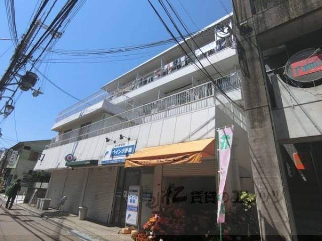 ホワイトハイツ春日外観写真1