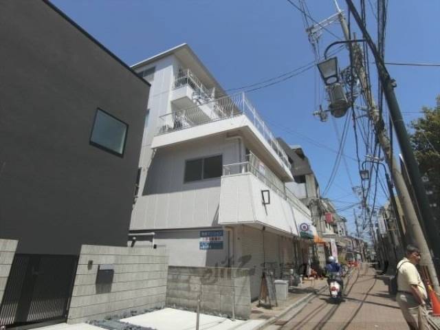 ホワイトハイツ春日外観写真3