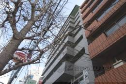 ロイヤルクイーンズパーク吹田片山町外観写真