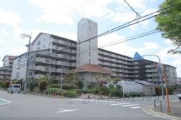 藤和コアティ高槻ハイタウンコアC棟外観写真