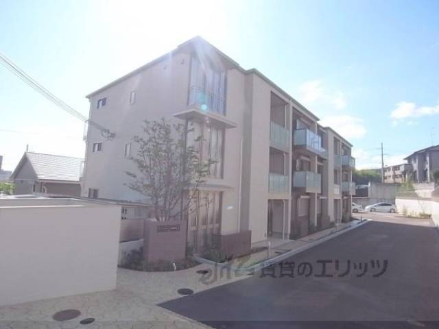 ヴィラソレーユ古曽部町ＡＢ外観写真1