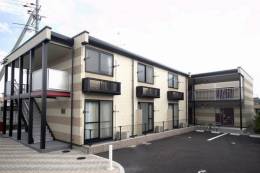 レオパレスプレシャスコート外観写真