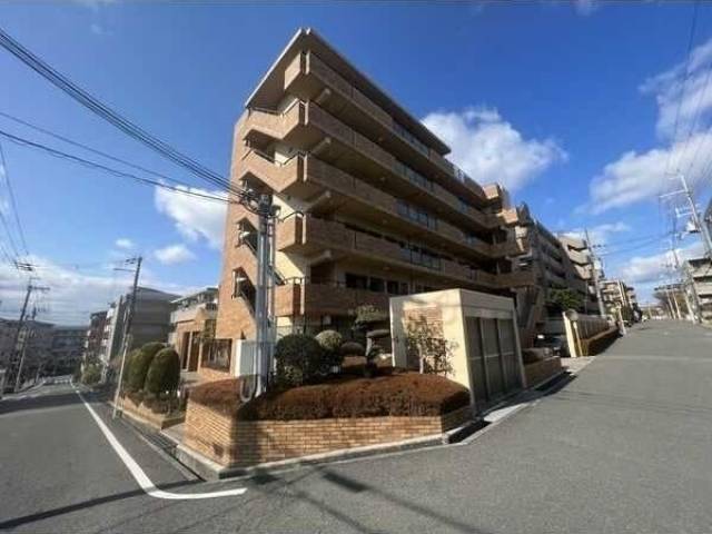 シャトレ千里外観写真1