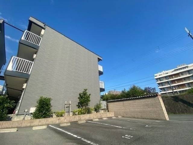 レオパレスソレイユ　箕面外観写真1