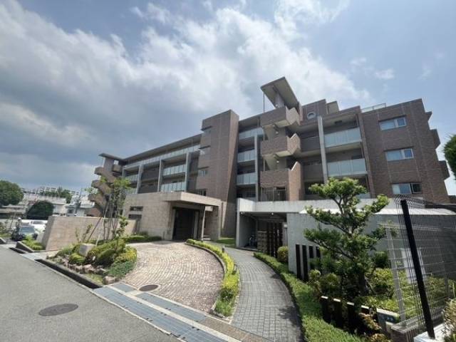 アンビエラ桃山台外観写真1