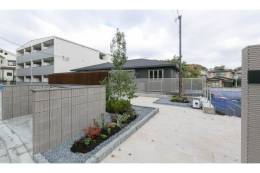 カーメスト　プレイス外観写真