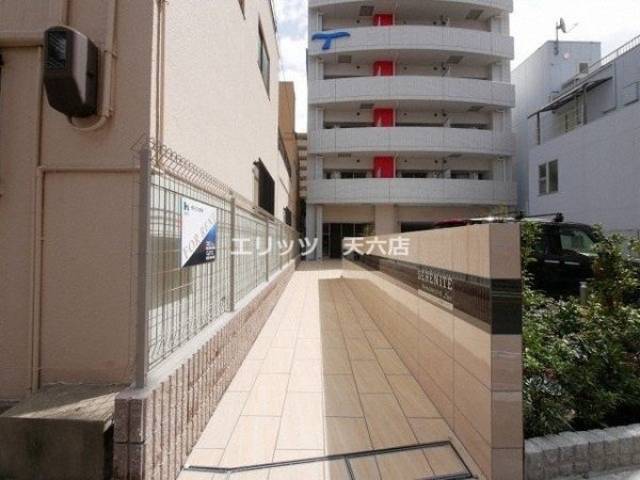 セレニテ中崎町リアン外観写真2