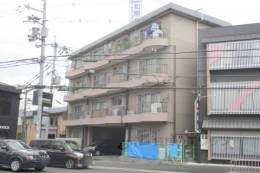 トナミマンション外観写真