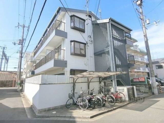 フローレスシャトー外観写真1