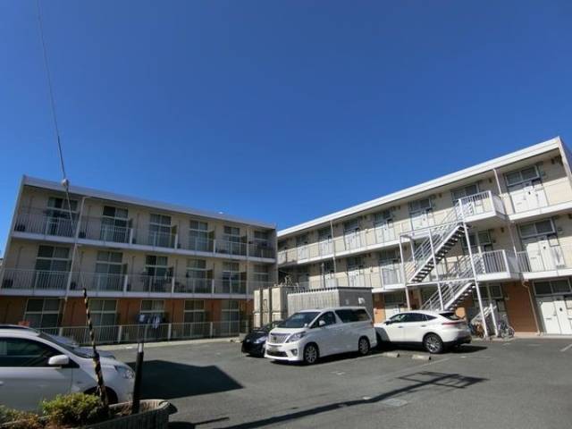 レオパレス上穂積外観写真2