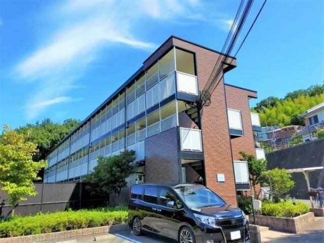 レオパレスサルース外観写真1