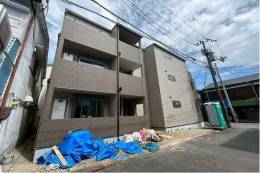 アート総持寺駅前外観写真