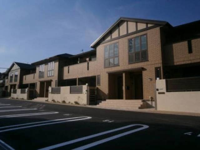 エストリヴィエール外観写真3