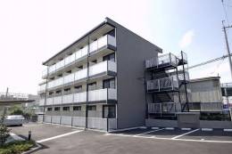 レオパレスセジュール高槻外観写真