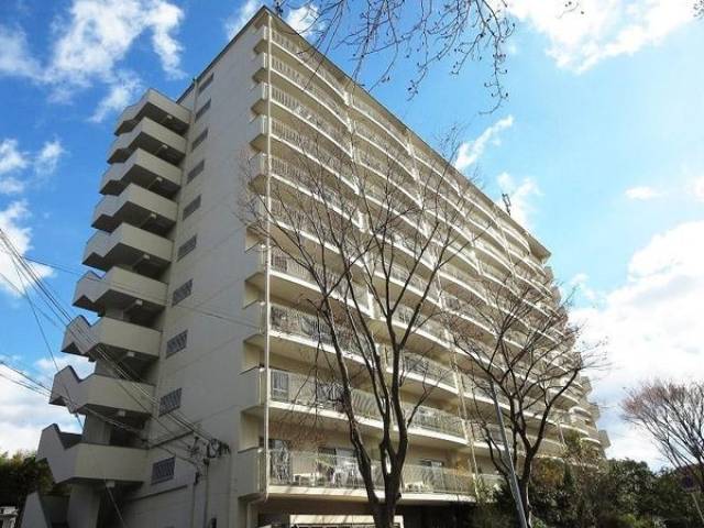 アパルトマン北千里外観写真1