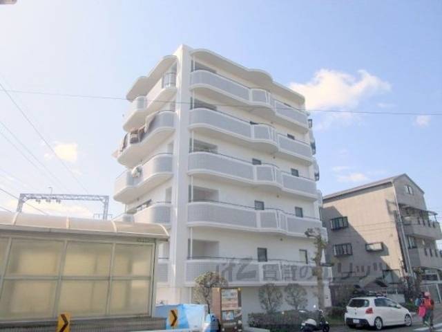 ロイヤル南茨木外観写真1