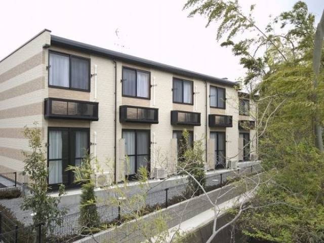 レオパレスシオン外観写真1