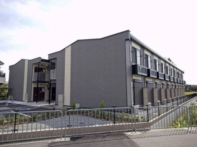 レオパレスフローラ須賀外観写真1