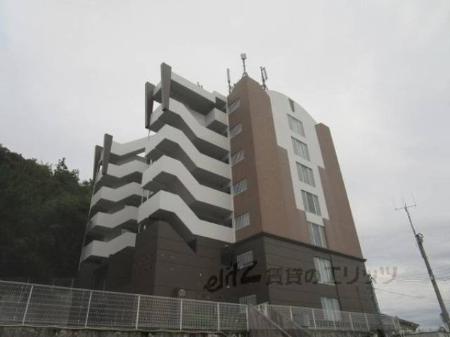 リアライズ高槻外観写真1