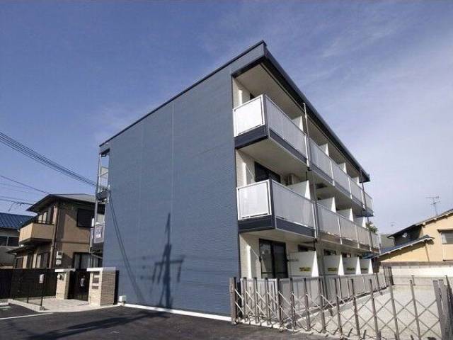 レオパレスセレッソ外観写真2