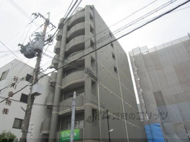 ロイヤル高槻外観写真1