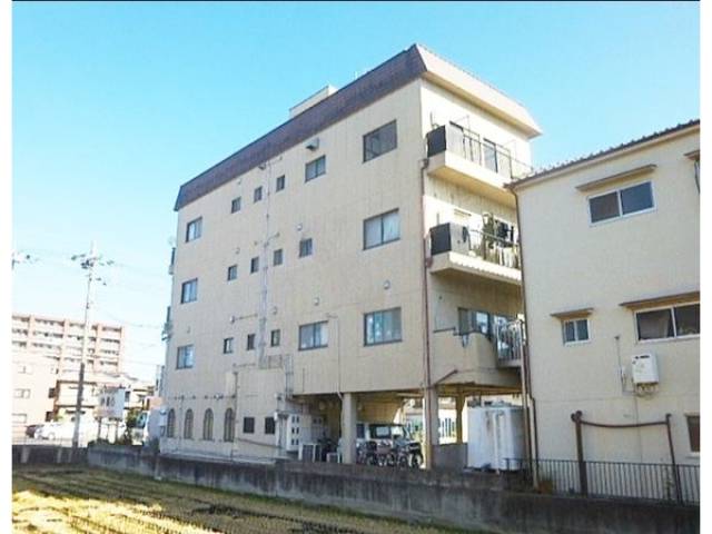 プルシャン城南外観写真1