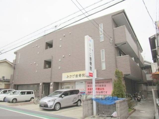 アンプルールフェールビエント高槻外観写真1