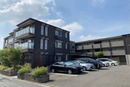 サンスクエア千里万博　Ａ棟外観写真