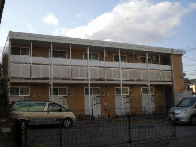 レオパレスマンゲシア外観写真1