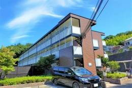 レオパレスサルース外観写真