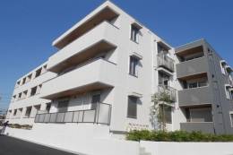 PALACE WEST千里丘　Ａ棟外観写真