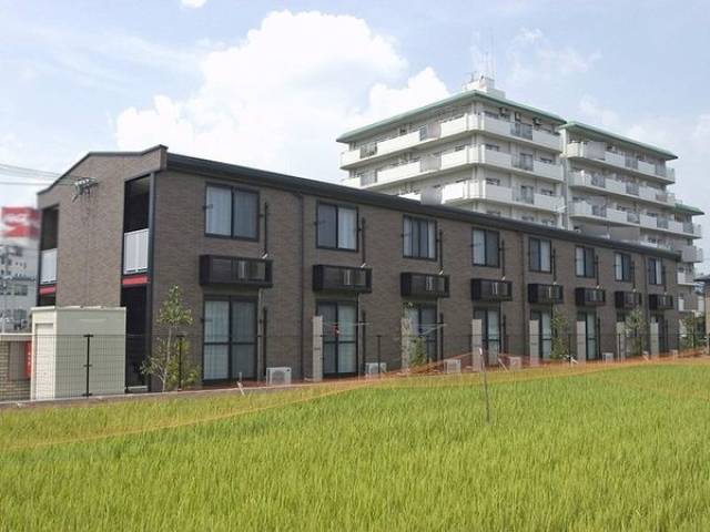 レオパレスＫアンドＳ外観写真1