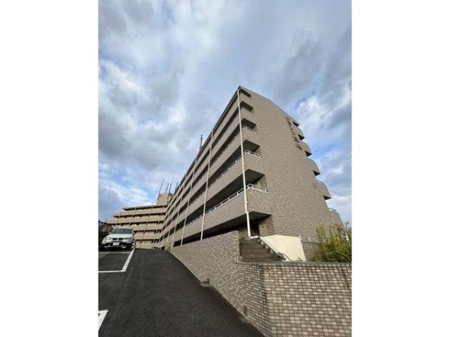 Gran Pino 春日(プランツ緑地)外観写真1