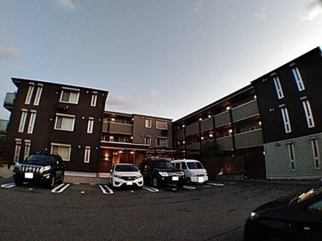 サンスクエア千里万博　Ｂ棟外観写真1