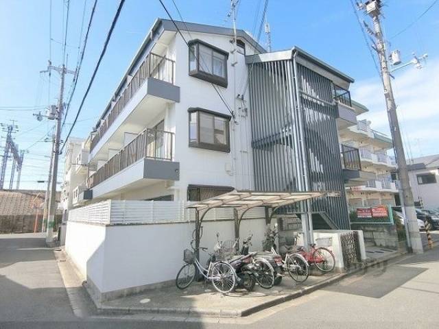 フローレスシャトー外観写真1