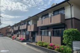 ハイカムールB棟外観写真