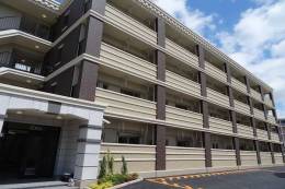 アルドーレ外観写真