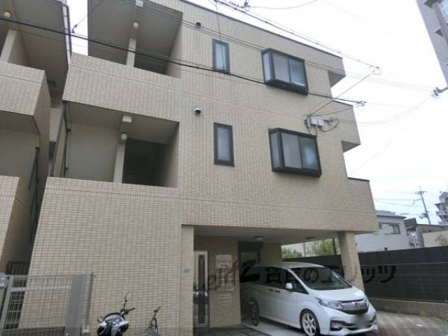 ファミーユ西館外観写真2