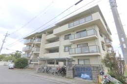 尾勝山ハイツ外観写真