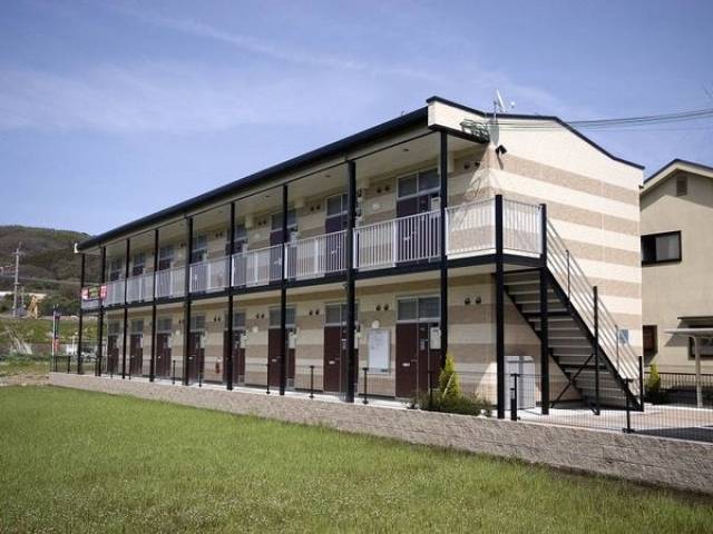 レオパレスビエント外観写真1