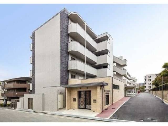 レジディア千里藤白台外観写真1