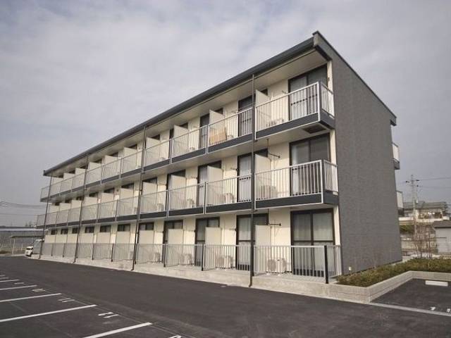 レオパレスグランドゥール外観写真2