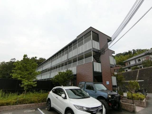 レオパレスサルース外観写真2