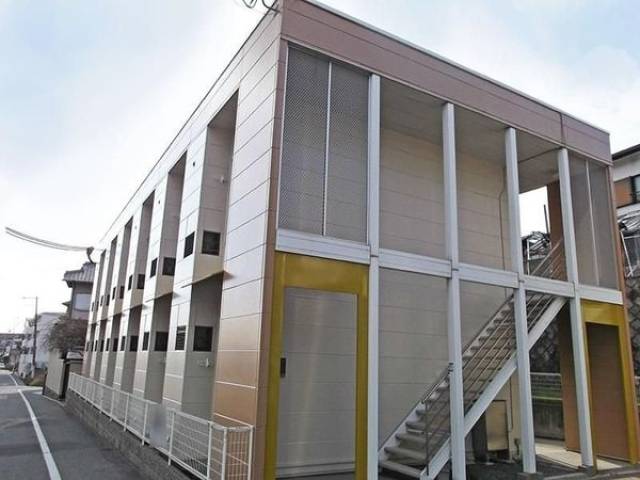 レオパレスヴィラコロンナ千里外観写真1