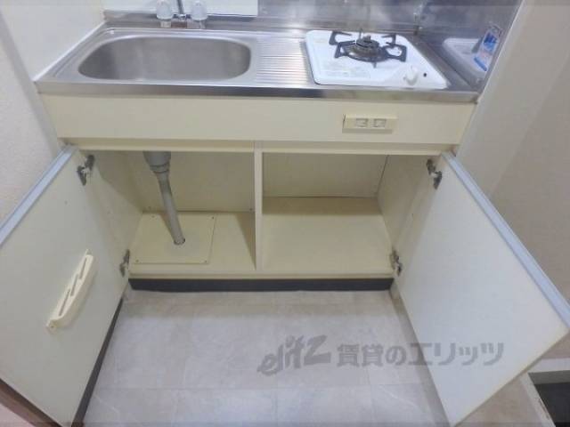 キッチン　収納下部