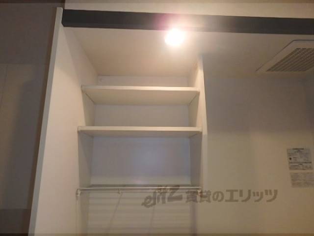 キッチン　上部収納