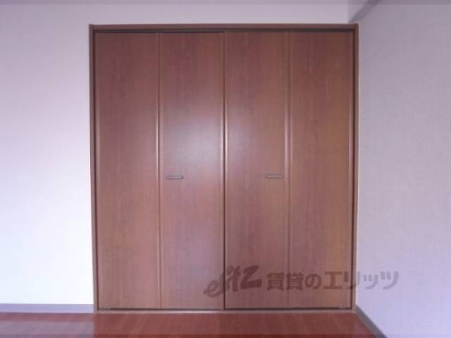 収納　洋室収納