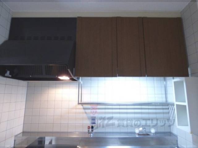 キッチン　換気扇、収納