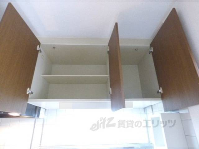 キッチン　上収納