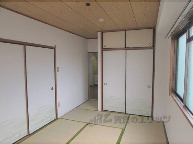 和室　光入ってきますよ